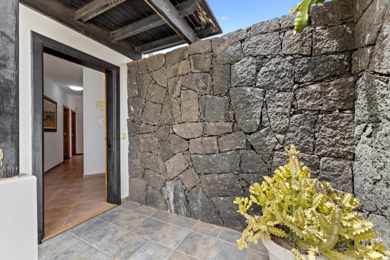 Flora - Vipvipvillas *