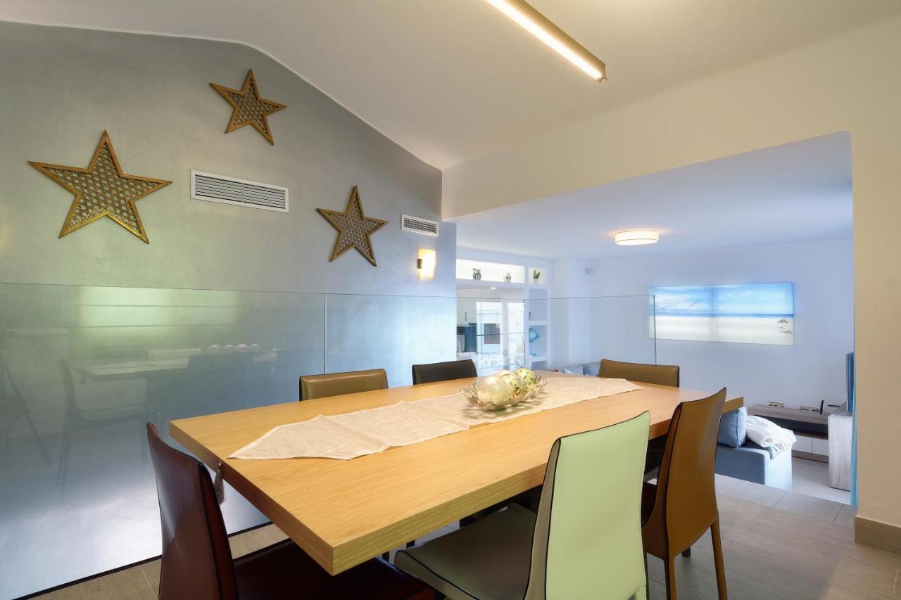 Lovely 3-bed In Puerto Del Carmen Villa Puerto del Carmen (Lanzarote)
