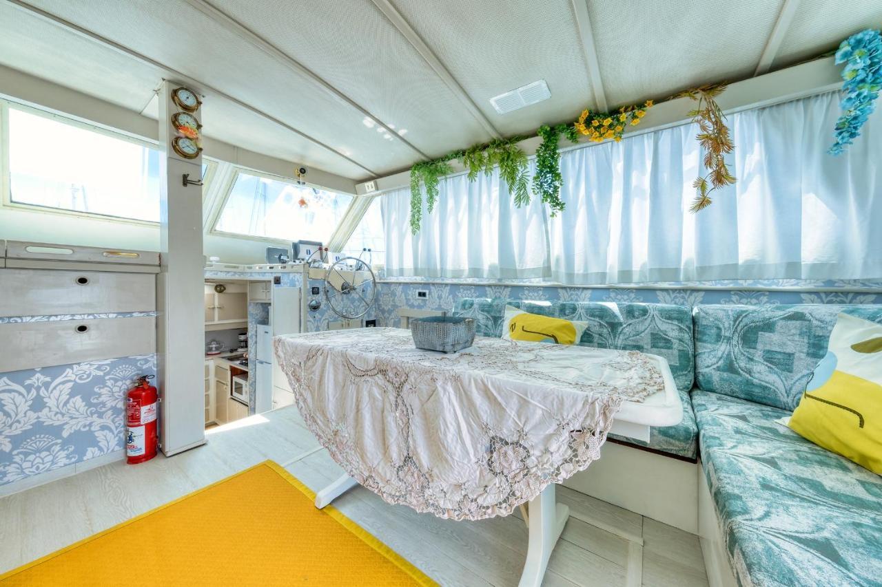 Houseboat Isurus Quinto