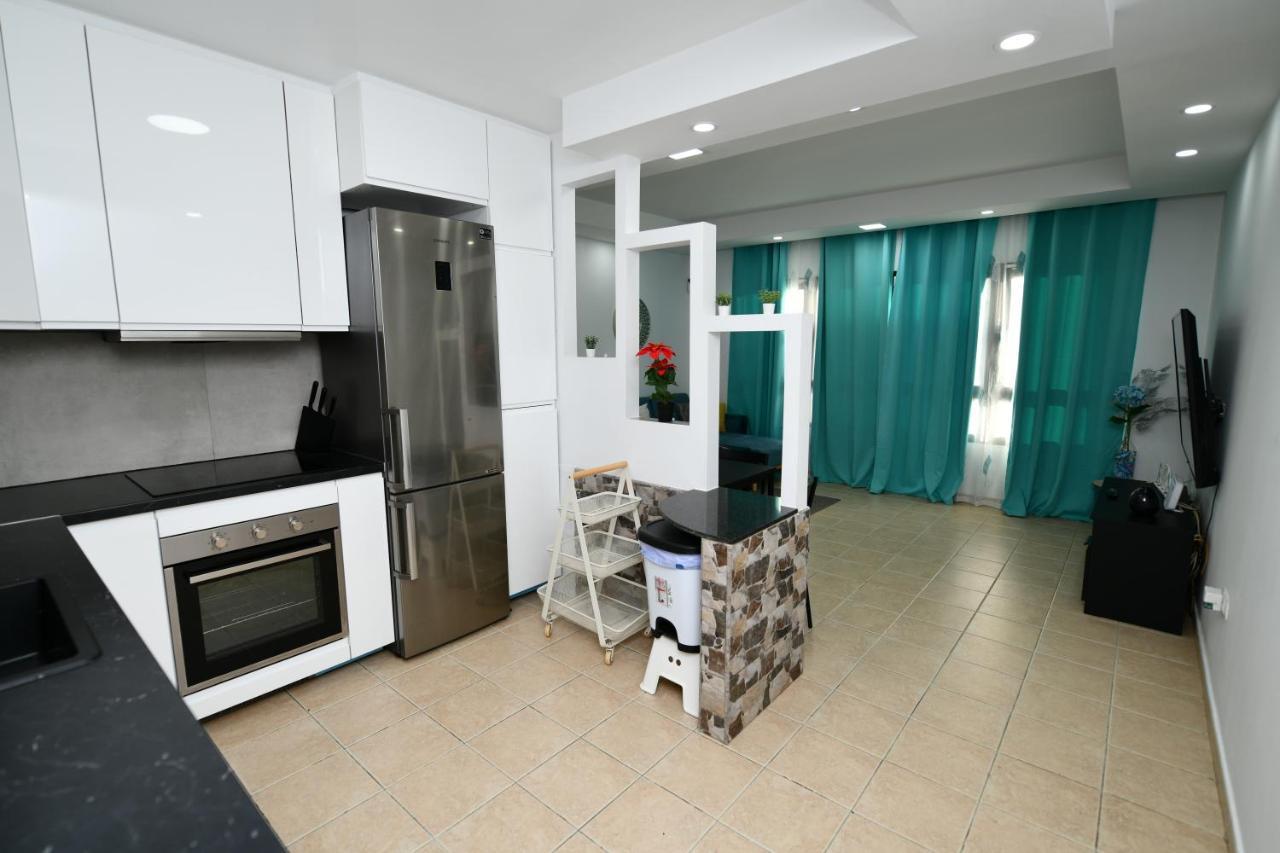 Yuliana Apartment *