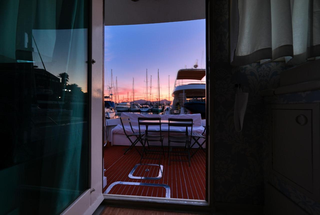 Houseboat Isurus Quinto *