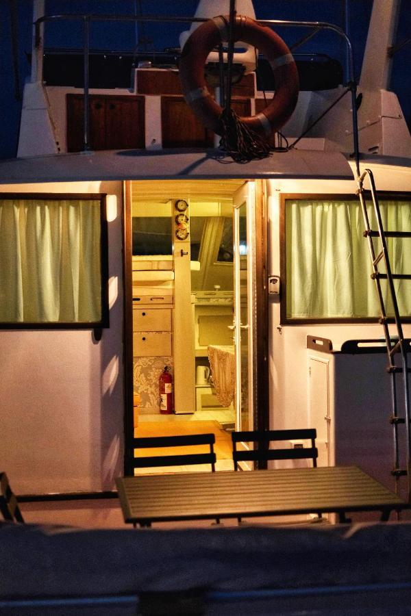 Houseboat Isurus Quinto