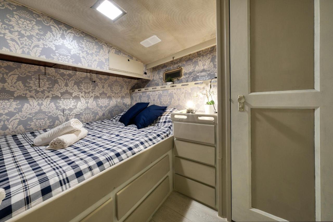 Houseboat Isurus Quinto