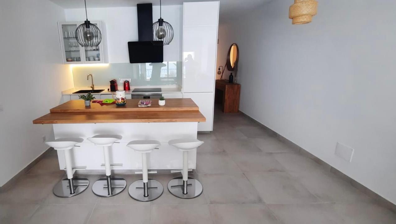 Seaview Adelfas Apartment *