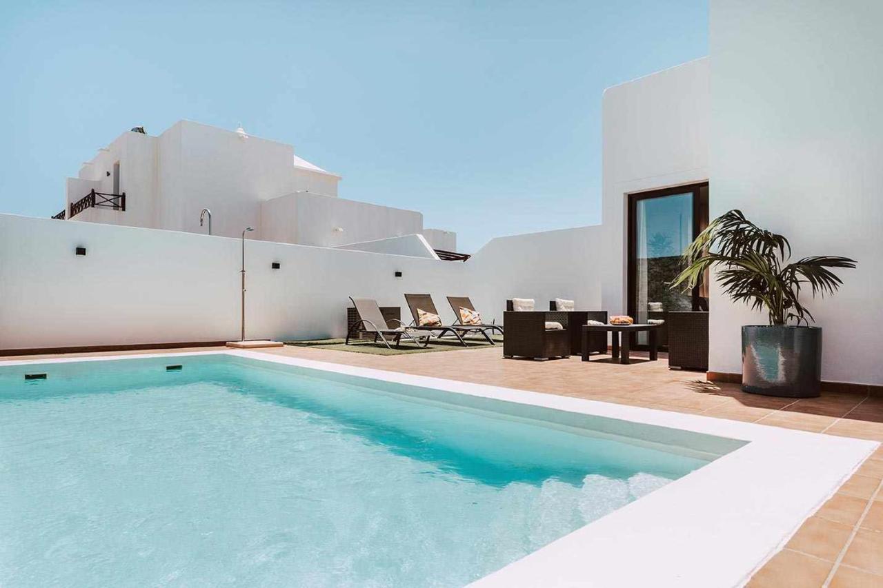 Lyra Piscina Climatizada Villa *