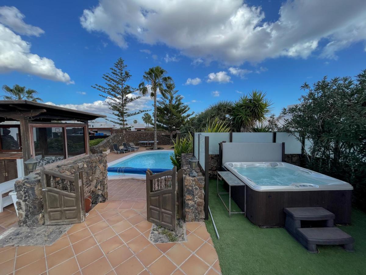 Piscine Jacuzzi Puerto Del Carmen Villa