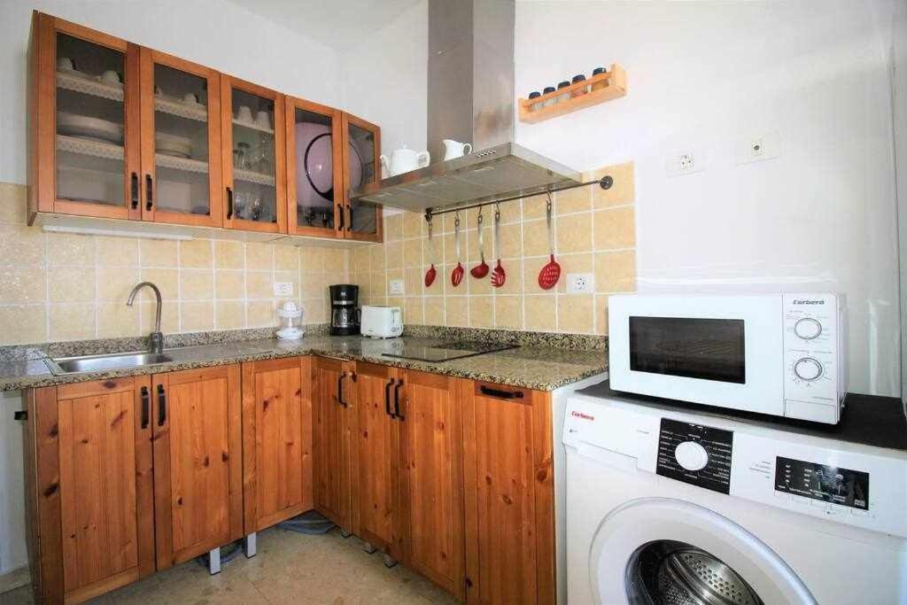 Casa Alejandra Con Terraza Y Barbacoa Сasa de vacaciones El Golfo