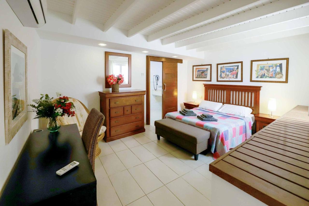 Dos Piedras Villa *