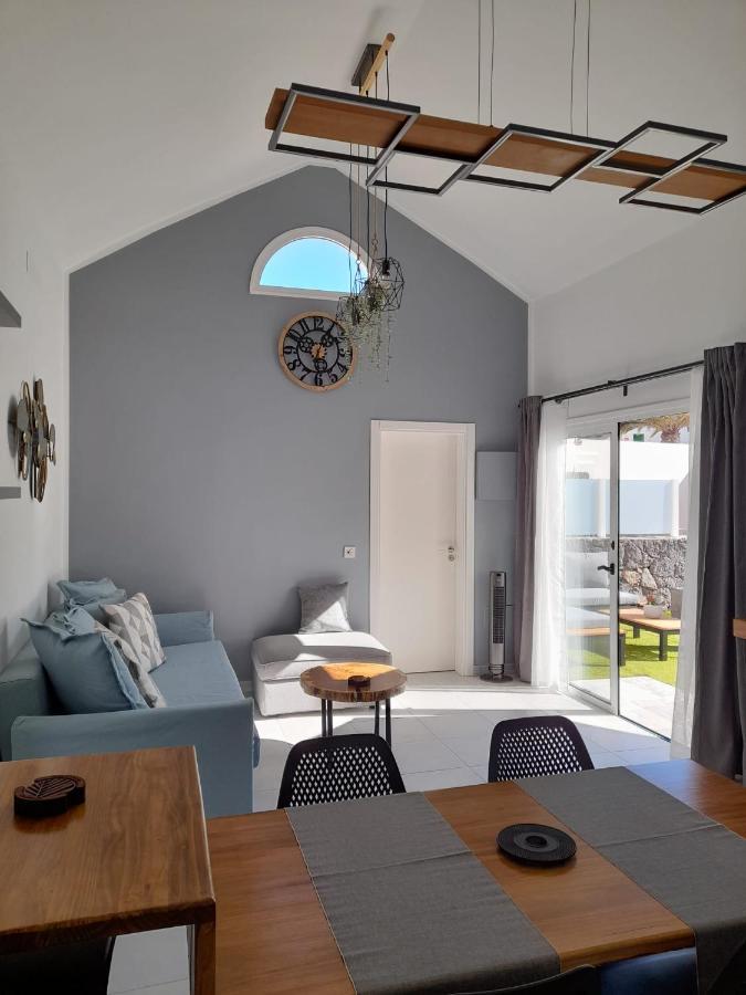 Apartamento La Palmera - 2 Bedroom - Playa Roca Sea Front Access - Pool View - Free Ac - Wifi *