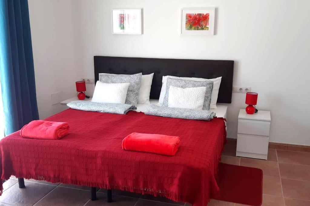 Nitho - Heated Pool, Panoramic View, Privacy Villa