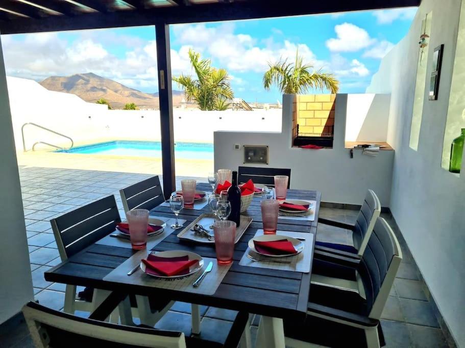 Nitho - Heated Pool, Panoramic View, Privacy Villa