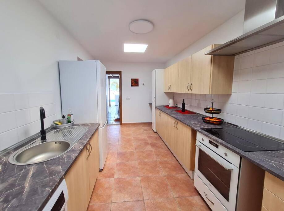 Villa Nitho - Heated Pool, Panoramic View, Privacy