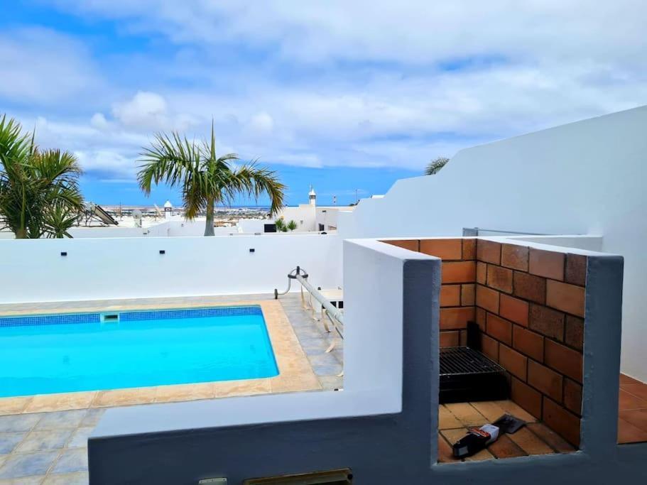 Villa Nitho - Heated Pool, Panoramic View, Privacy
