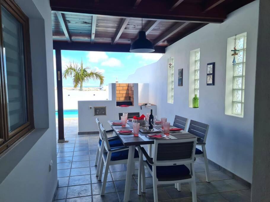 Nitho - Heated Pool, Panoramic View, Privacy Villa