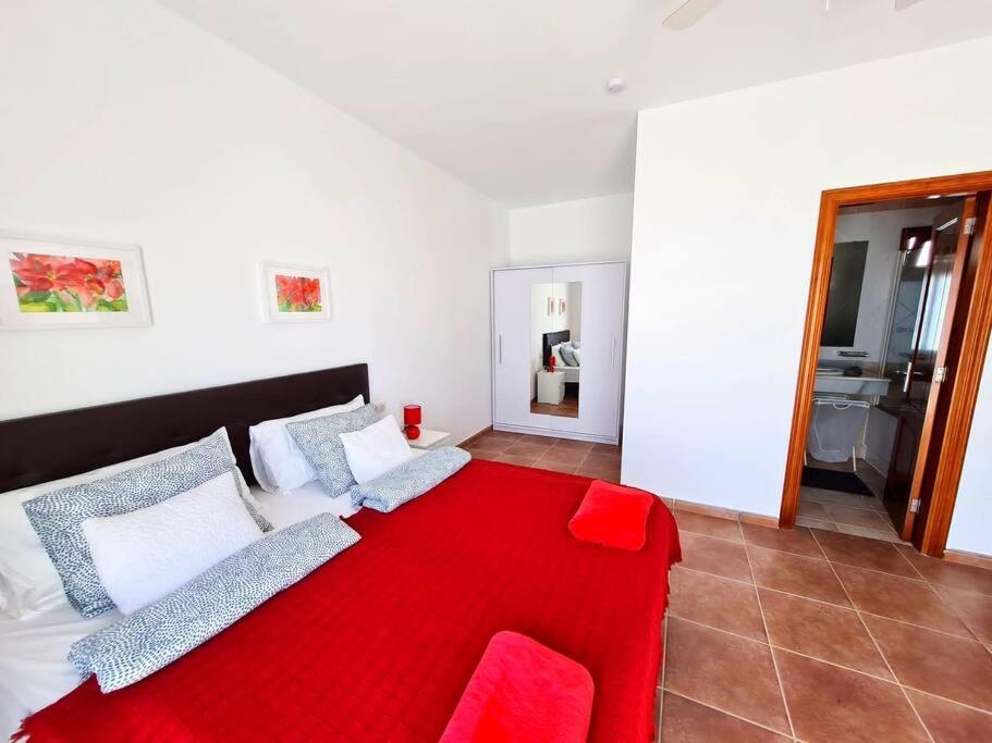 Nitho - Heated Pool, Panoramic View, Privacy Villa Playa Blanca (Lanzarote)