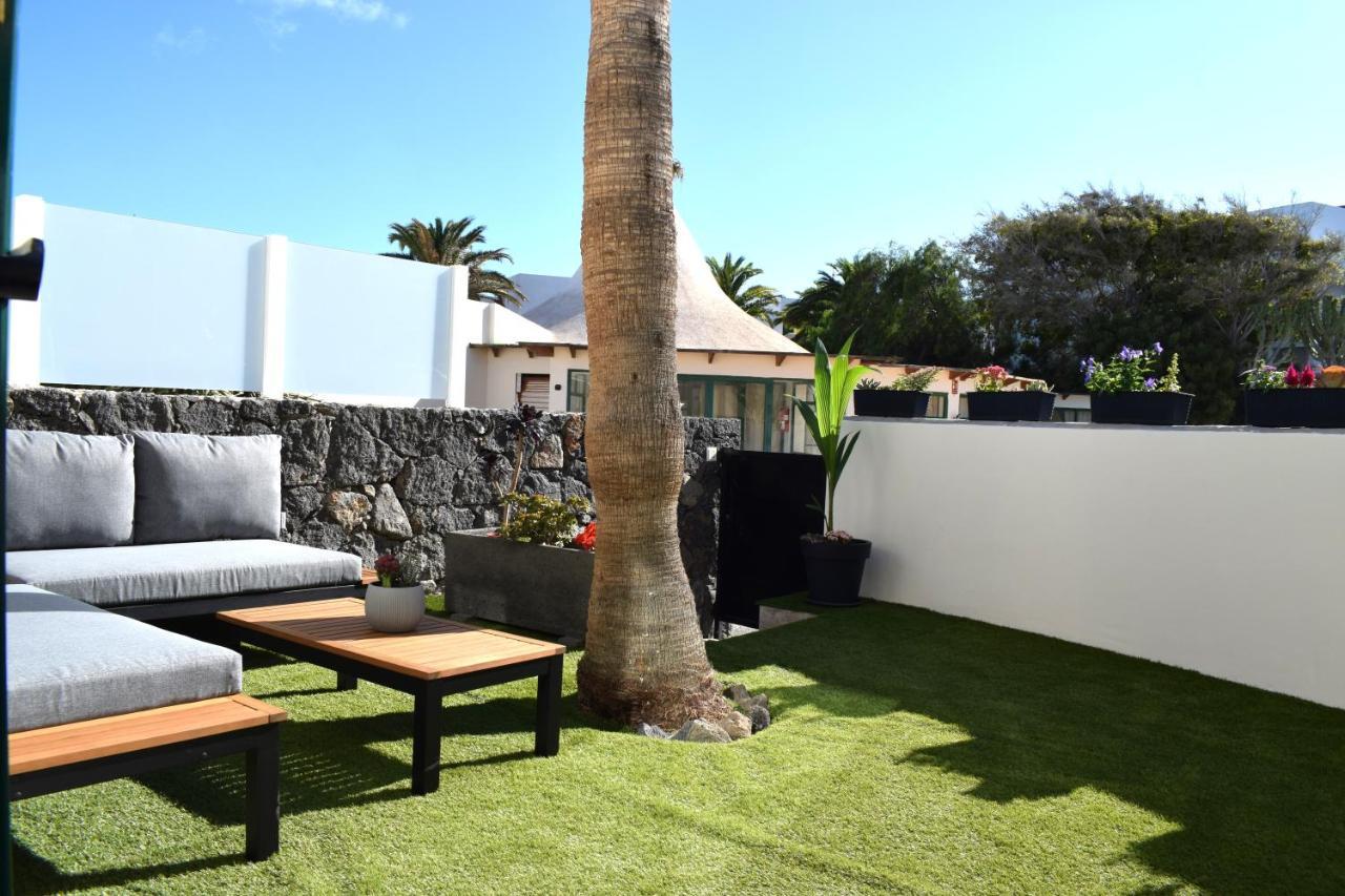 La Palmera - 2 Bedroom - Playa Roca Sea Front Access - Pool View - Free Ac - Wifi Costa Teguise