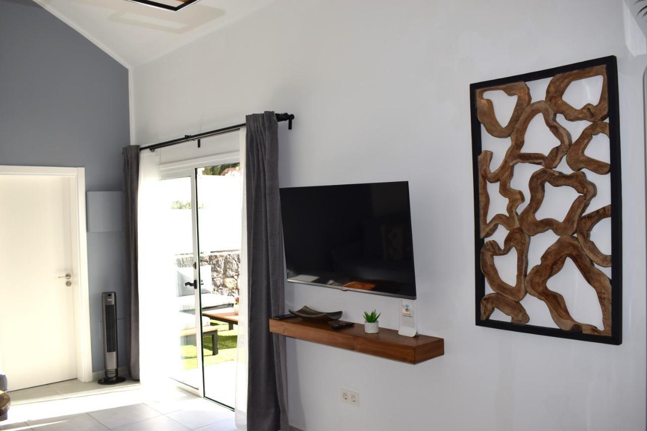 La Palmera - 2 Bedroom - Playa Roca Sea Front Access - Pool View - Free Ac - Wifi Costa Teguise