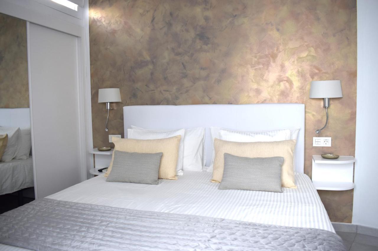Apartamento La Palmera - 2 Bedroom - Playa Roca Sea Front Access - Pool View - Free Ac - Wifi *