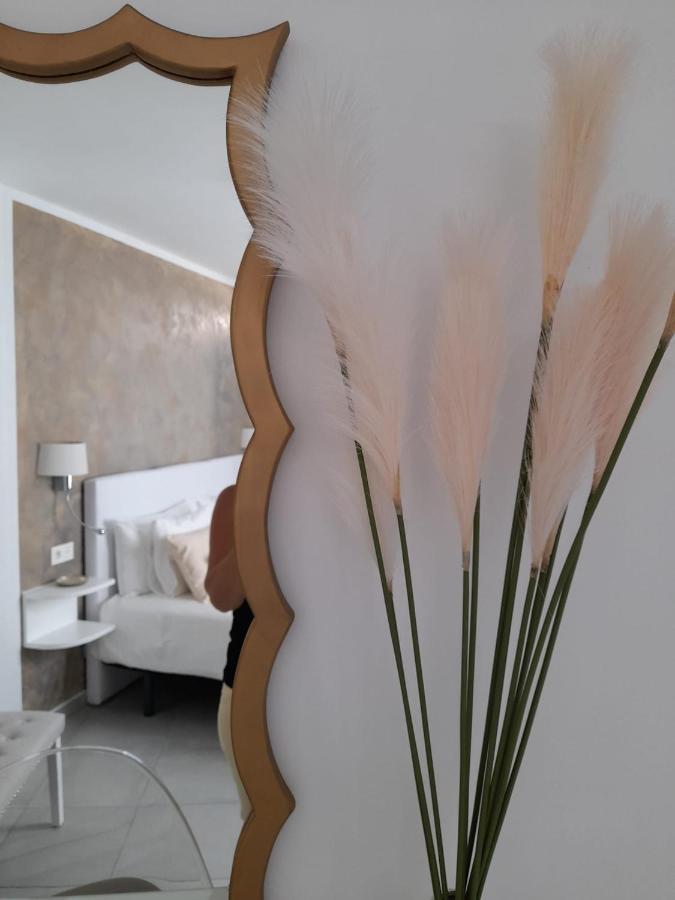 La Palmera - 2 Bedroom - Playa Roca Sea Front Access - Pool View - Free Ac - Wifi * Costa Teguise