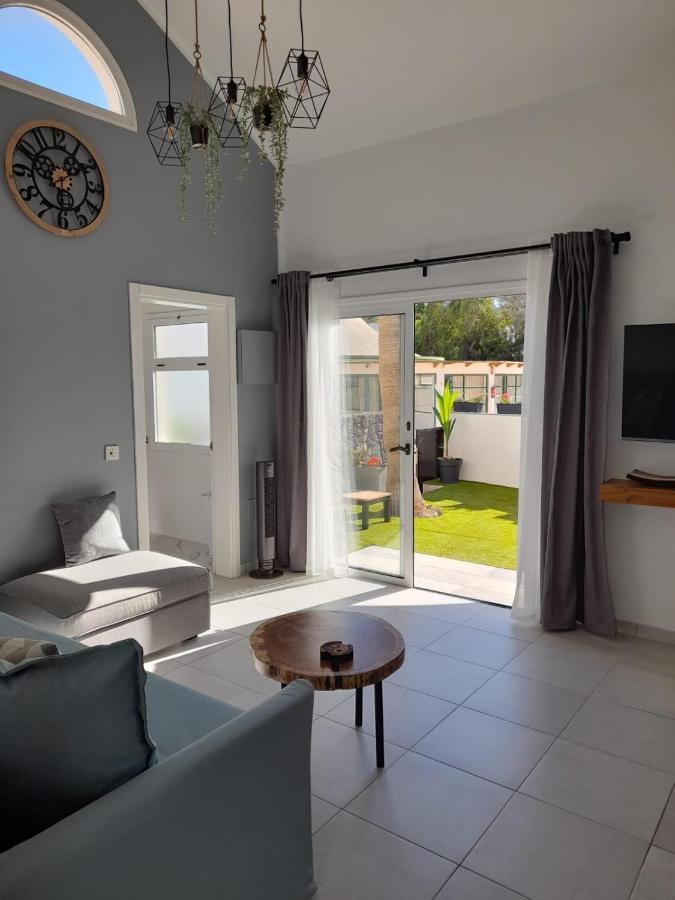 Apartamento La Palmera - 2 Bedroom - Playa Roca Sea Front Access - Pool View - Free Ac - Wifi *