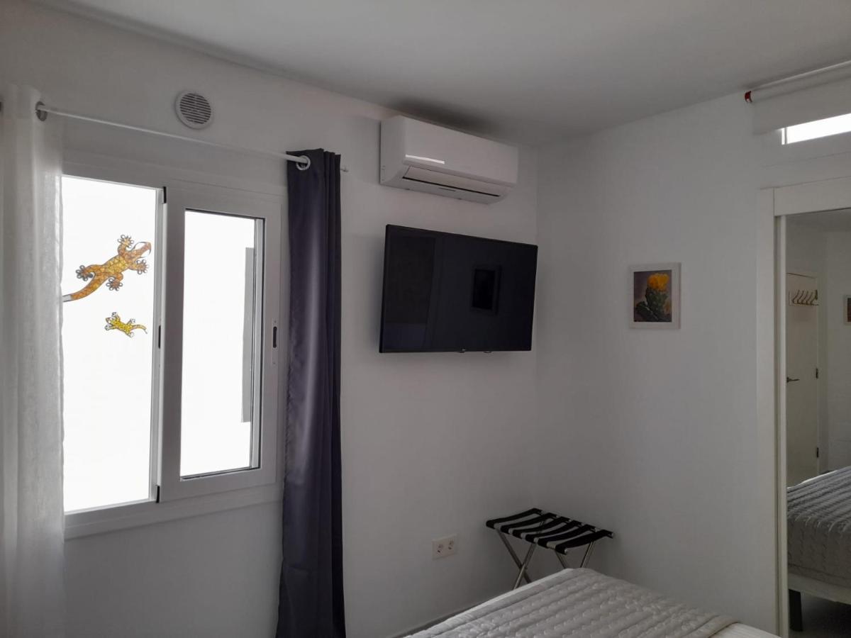 La Palmera - 2 Bedroom - Playa Roca Sea Front Access - Pool View - Free Ac - Wifi *