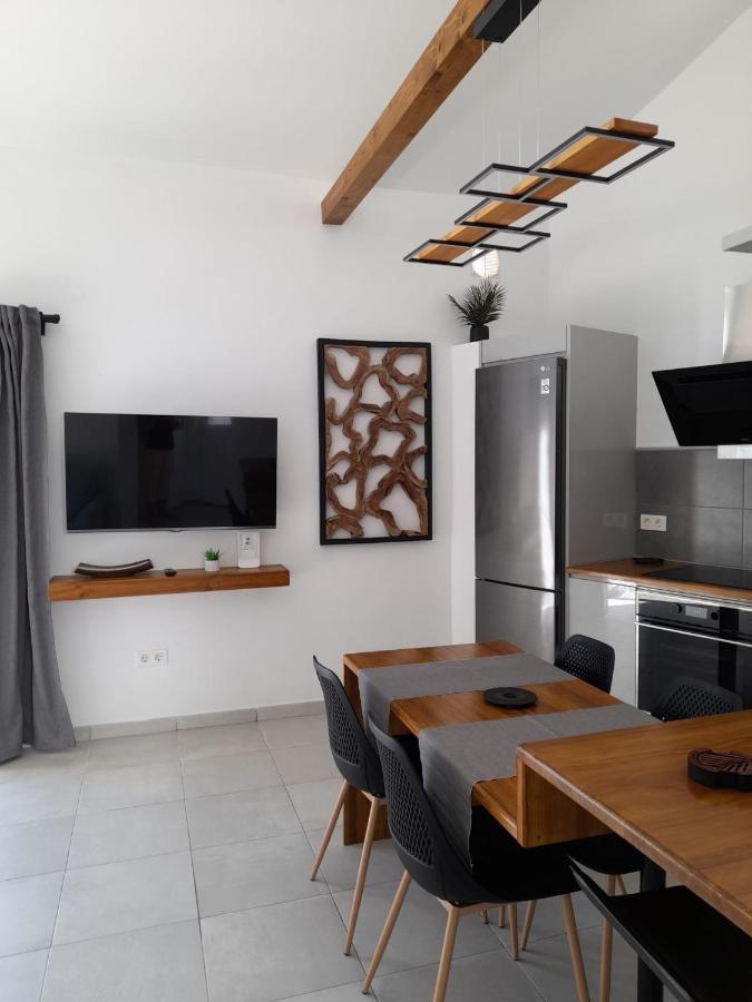 Apartamento La Palmera - 2 Bedroom - Playa Roca Sea Front Access - Pool View - Free Ac - Wifi Costa Teguise