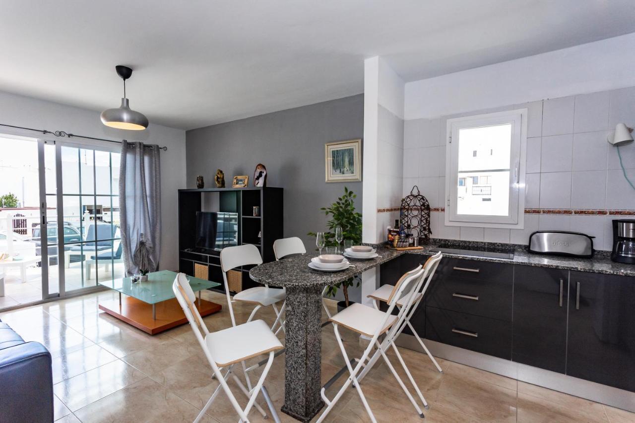 Bright 5 Minutes Walking From The Beach Apartment