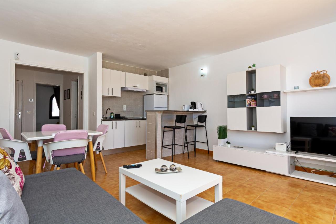 Casa Ayram - Private Terrace - Pool - 10 Min Walk