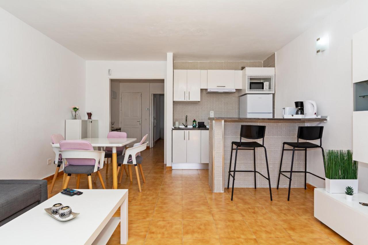 Casa Ayram - Private Terrace - Pool - 10 Min Walk Apartment