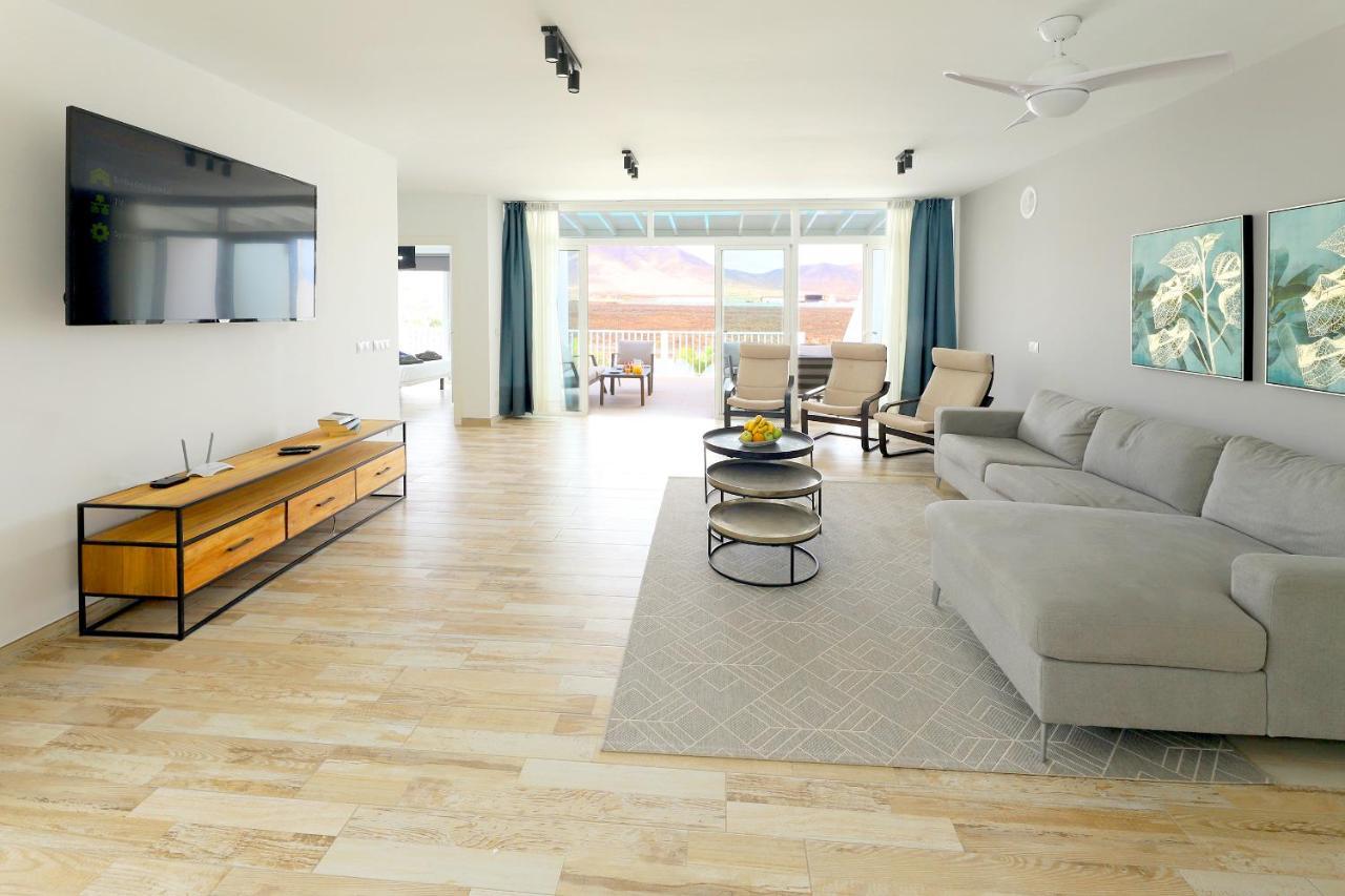 Villa Bella, Modern 4 Bed *