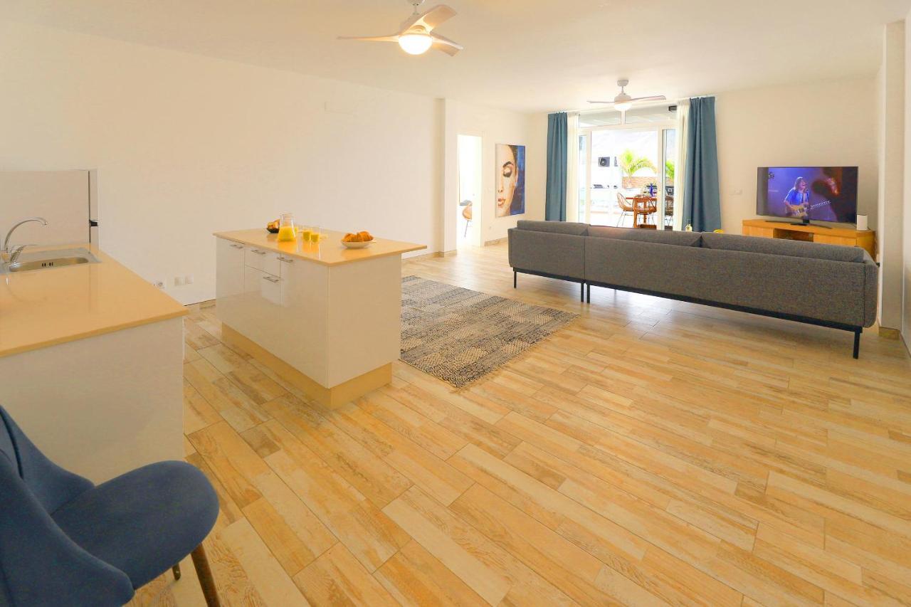 Bella, Modern 4 Bed Villa *