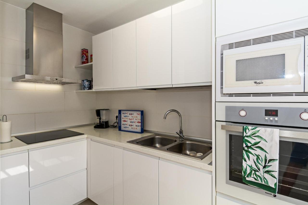 2br Terrace - 10 Min Walk To The *