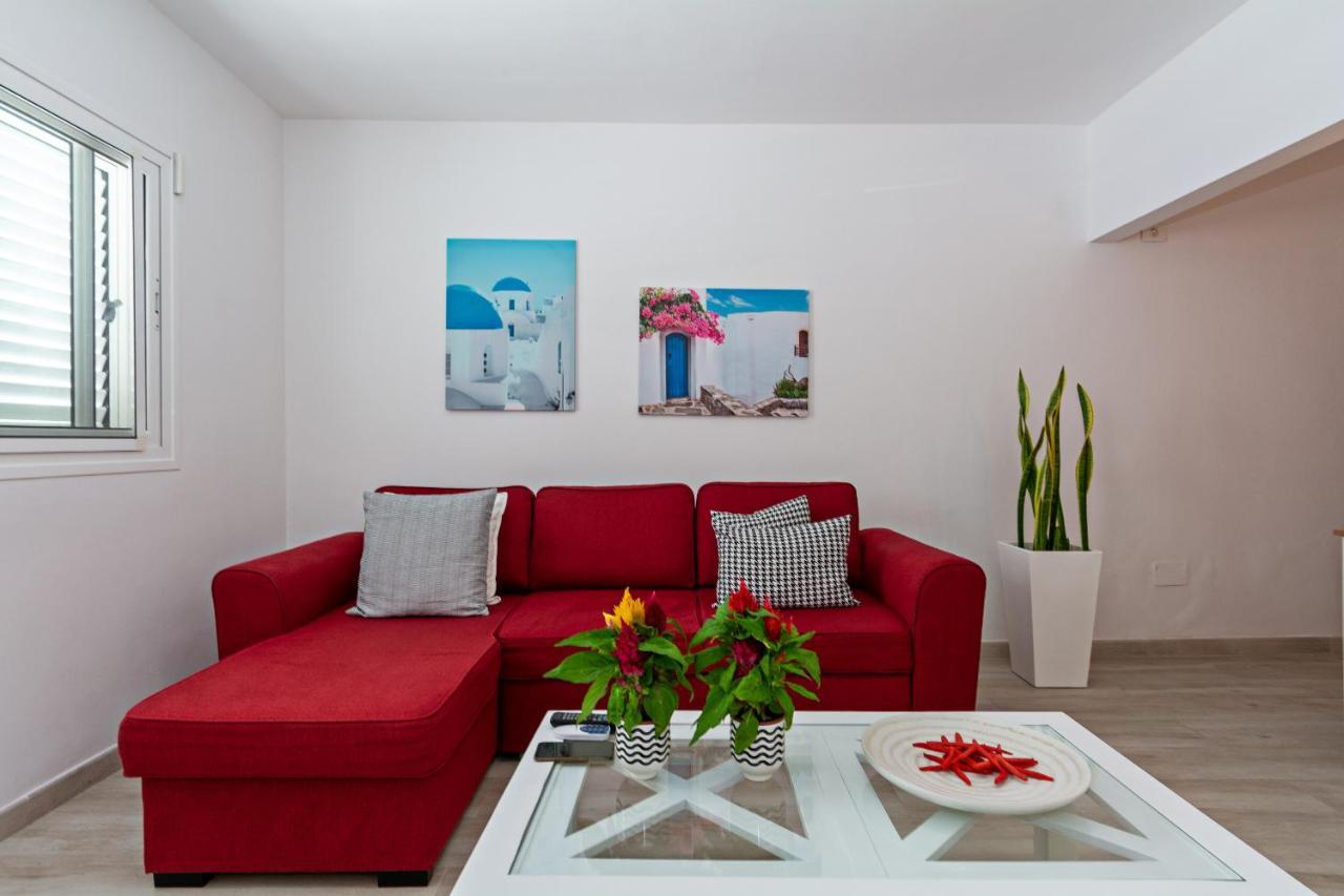 2br Terrace - 10 Min Walk To The