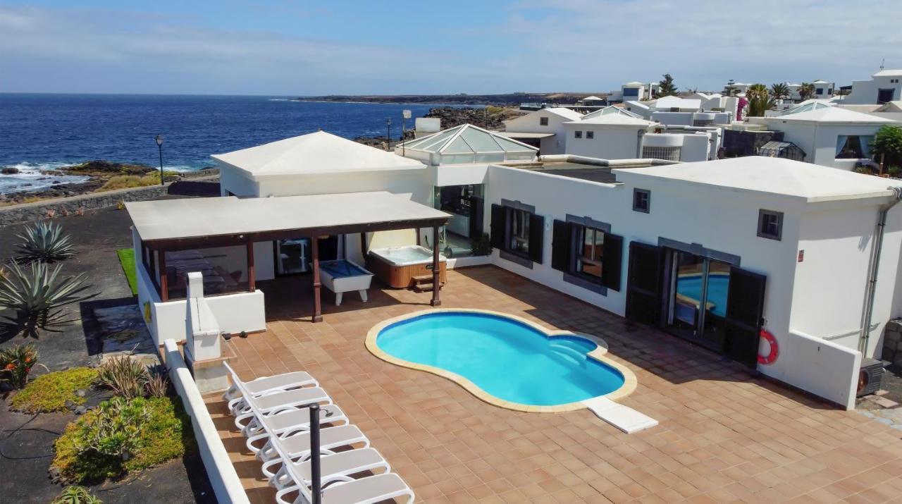 Holiday home Babel - First Line Seafront House Playa Blanca (Lanzarote)