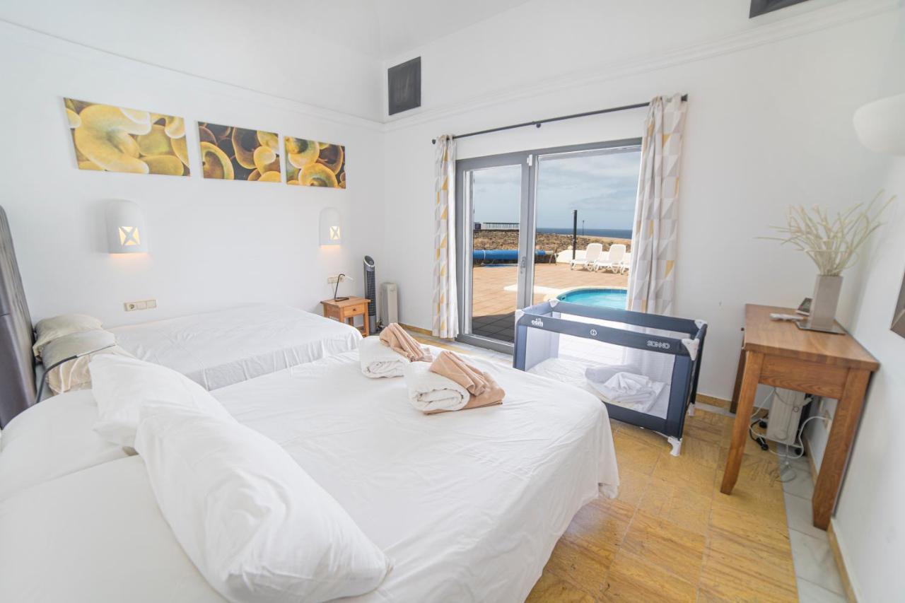 Babel - First Line Seafront House Holiday home *