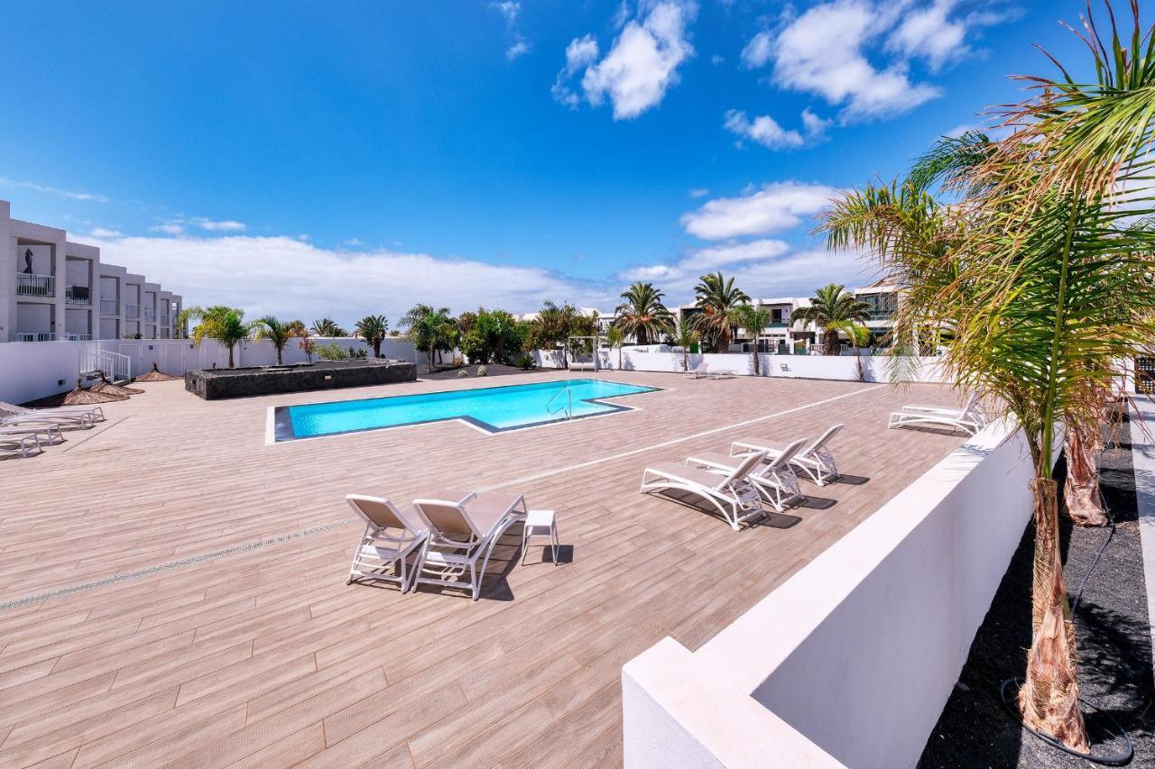 Sun Glow Senator-pool View *