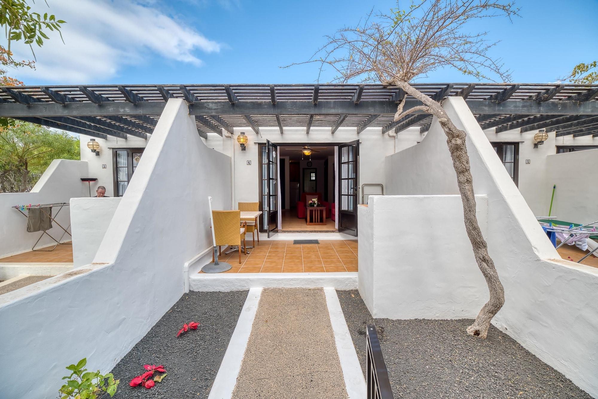 Ona Casitas Aparthotel 4*