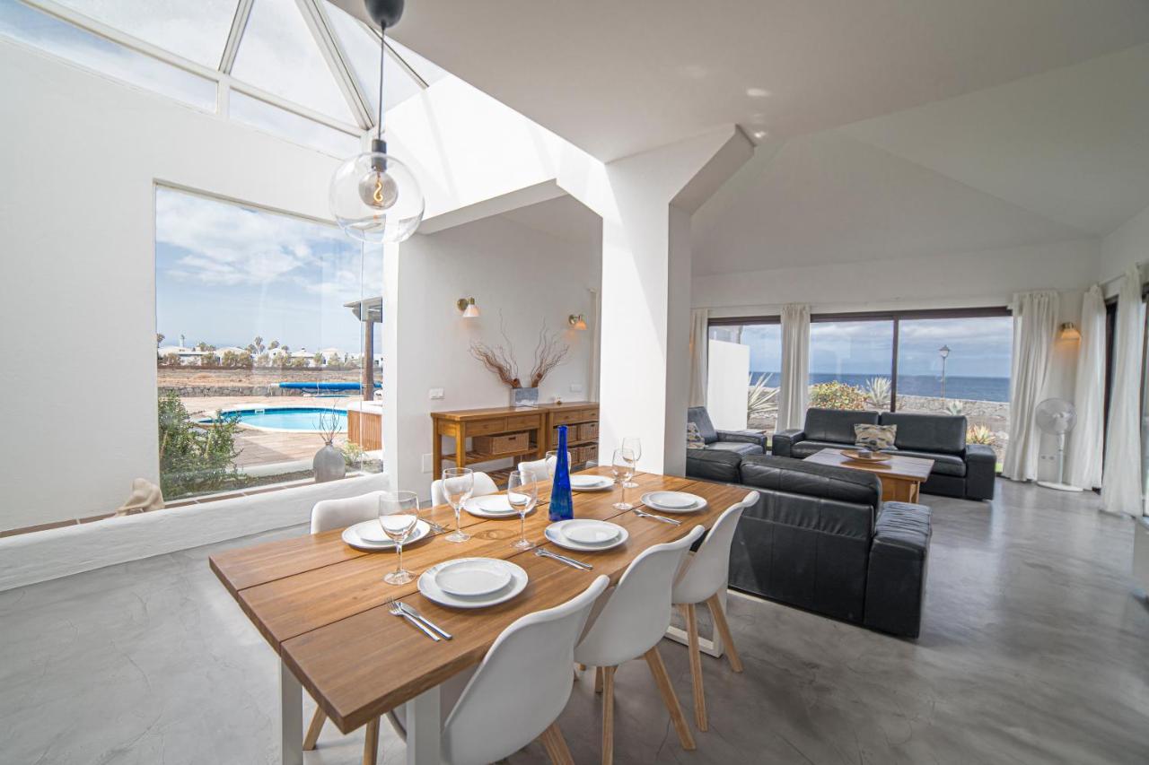 Holiday home Babel - First Line Seafront House