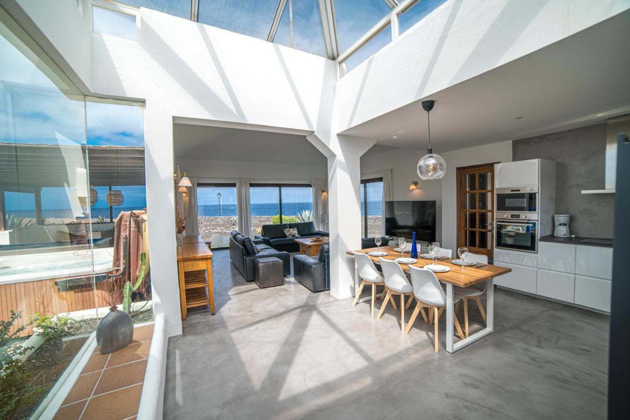 Babel - First Line Seafront House Playa Blanca (Lanzarote)