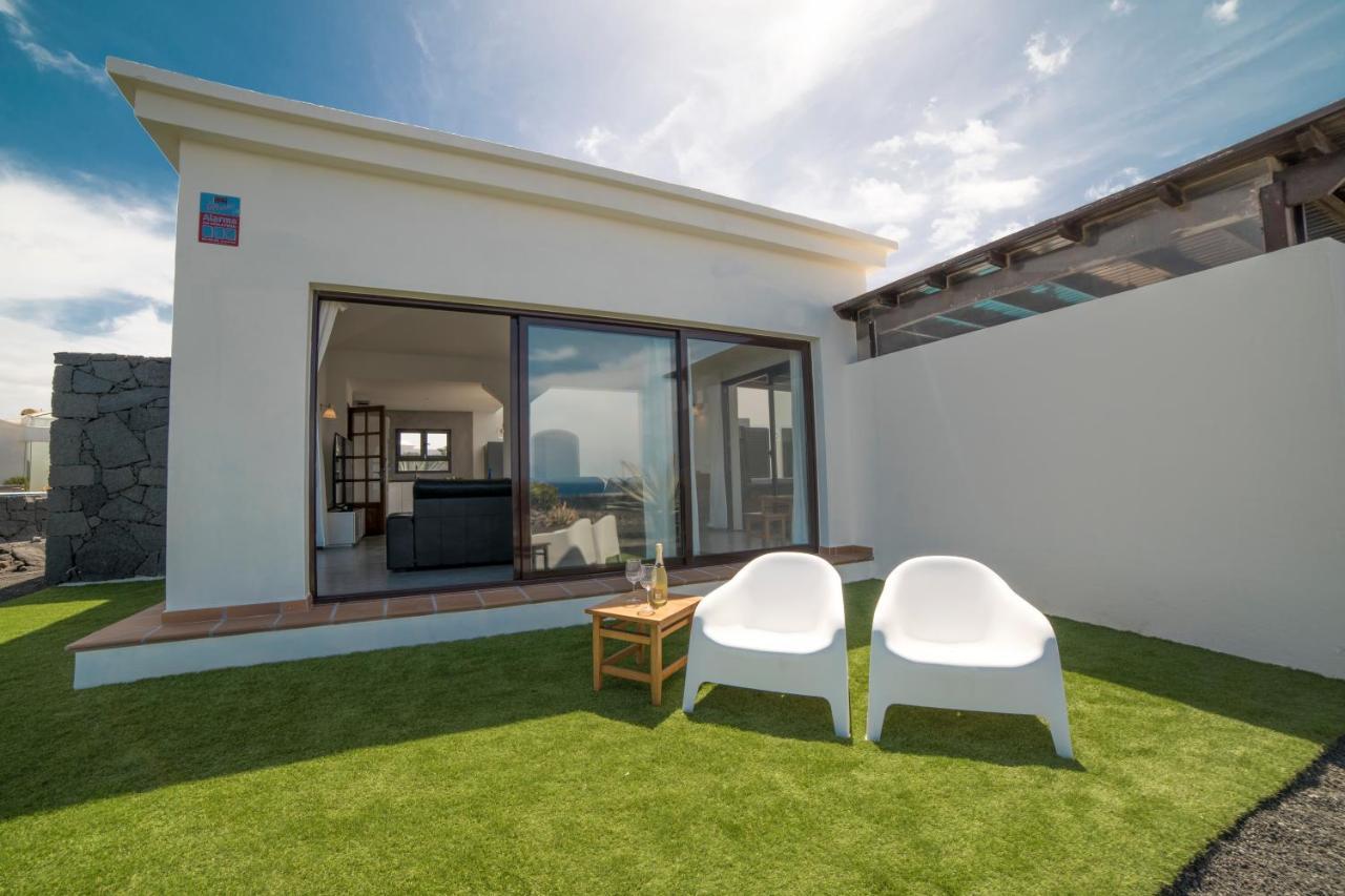 Babel - First Line Seafront House Playa Blanca (Lanzarote)