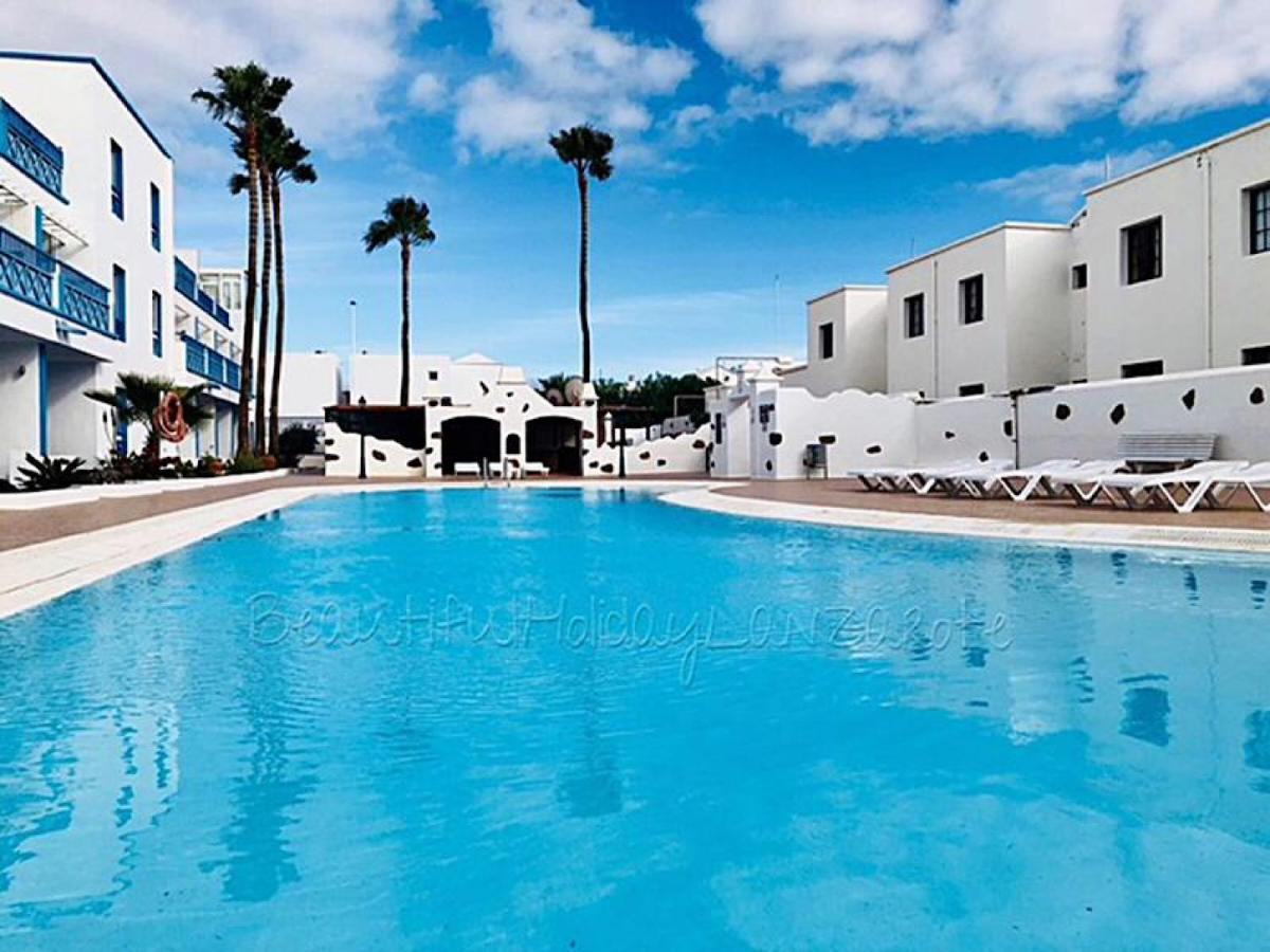 Bellisima 200m From The Ocean With Pool, Wifi Sat-tv