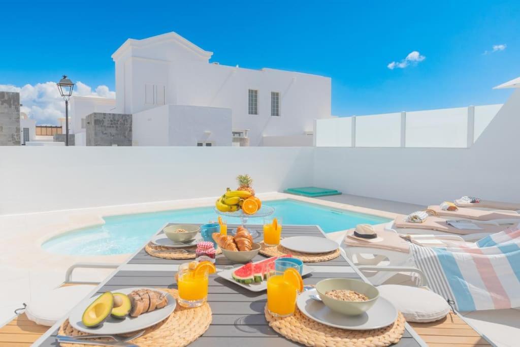 Casa Lolalo - Modern With Pool, 15min Walk To Marina Rubicon Holiday home *