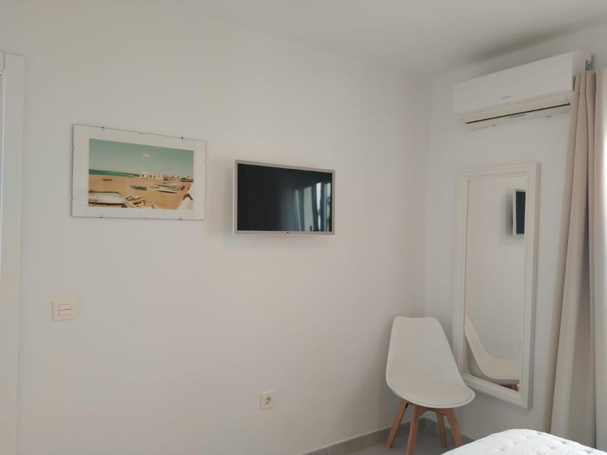 Apartment Paseo Del Mar- Playa Roca Sea Front Access - Free Ac - Wifi *