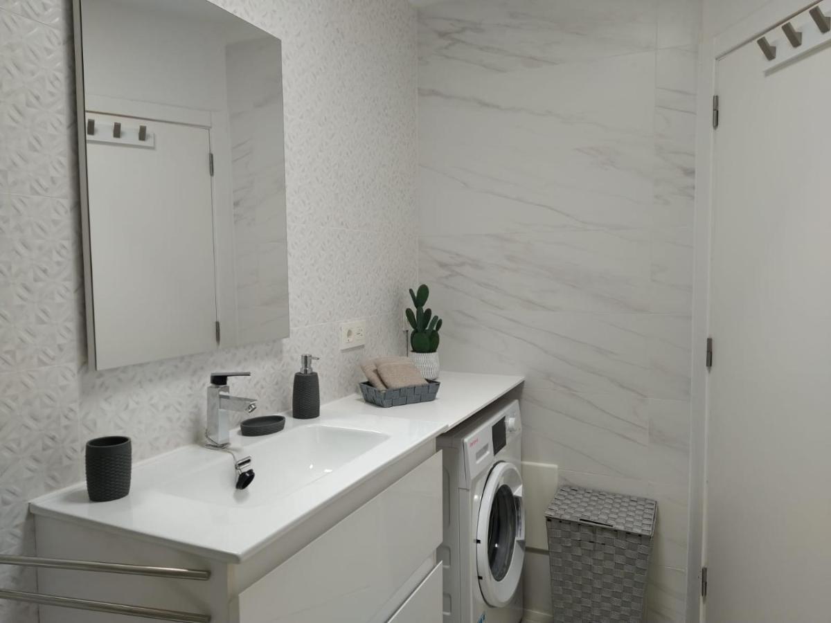 Apartment Paseo Del Mar- Playa Roca Sea Front Access - Free Ac - Wifi
