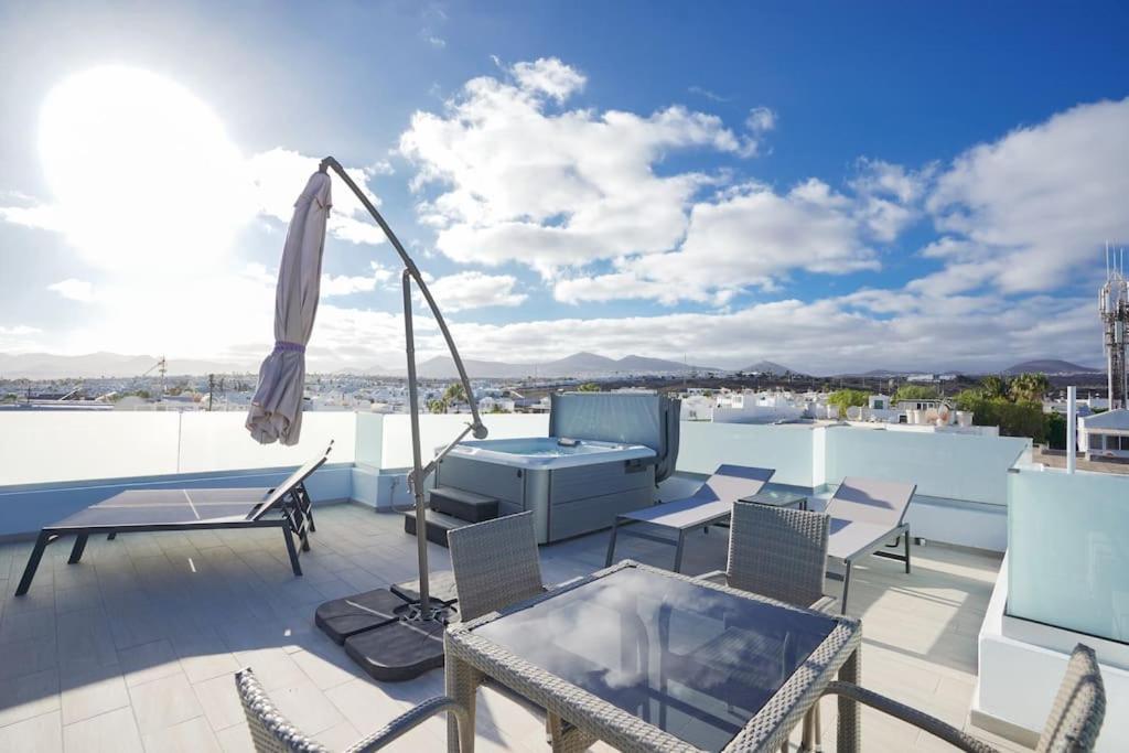 Rooftop Sea View With Jacuzzi And A/c