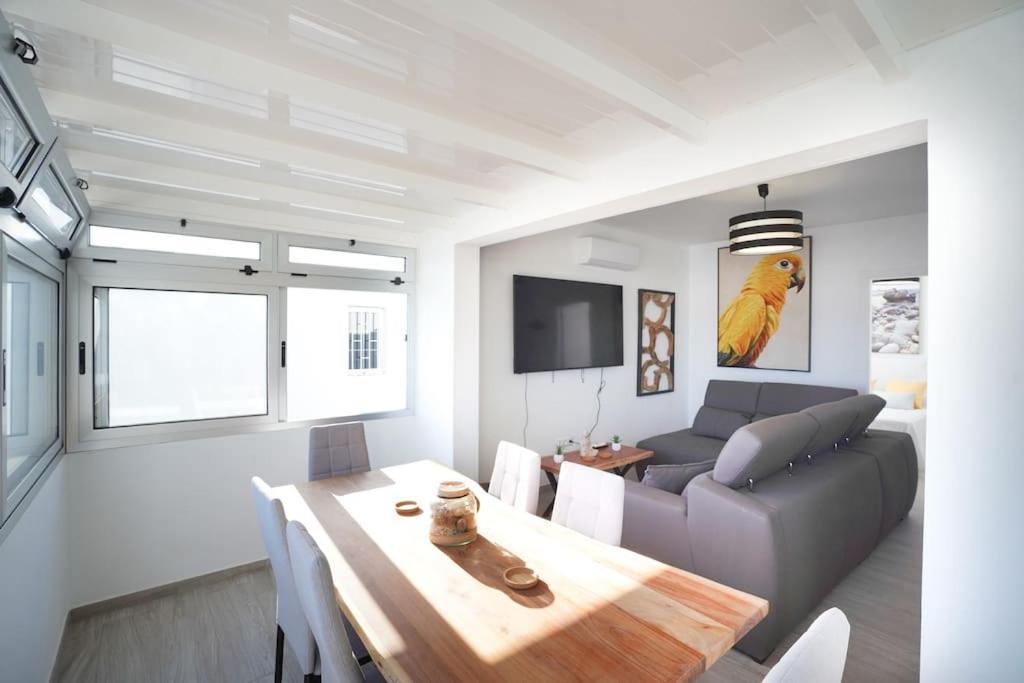Rooftop Sea View With Jacuzzi And A/c Apartment Puerto del Carmen (Lanzarote)
