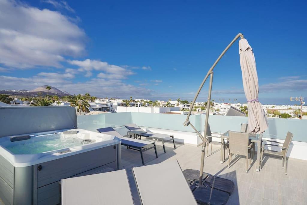 Rooftop Sea View With Jacuzzi And A/c Apartment
