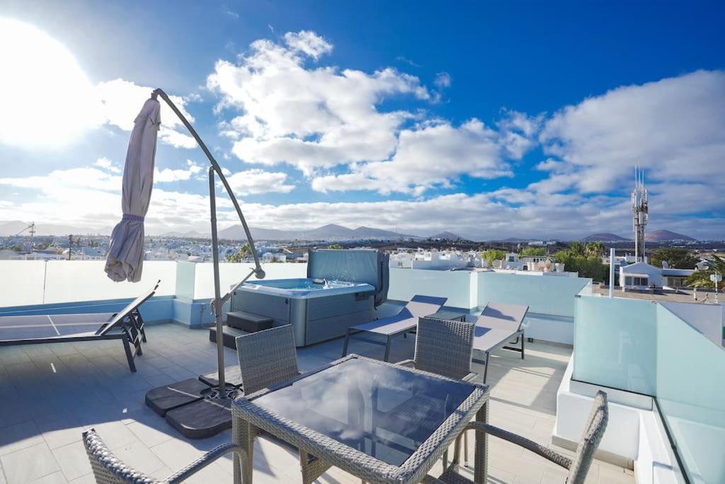 Rooftop Sea View With Jacuzzi And A/c Puerto del Carmen (Lanzarote)