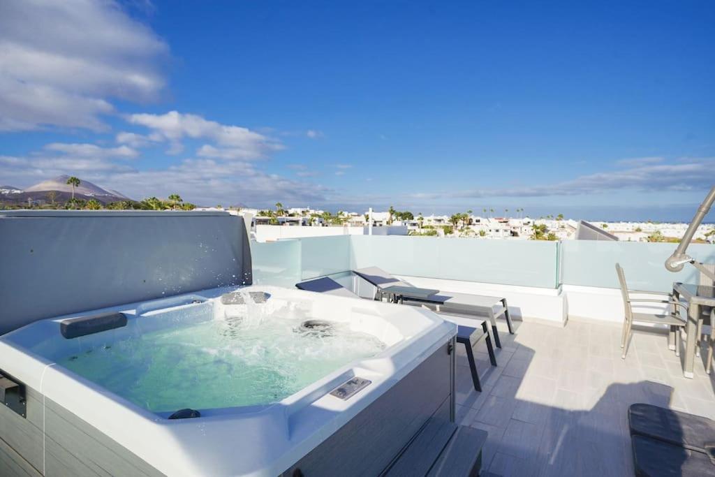 Rooftop Sea View With Jacuzzi And A/c Apartment *