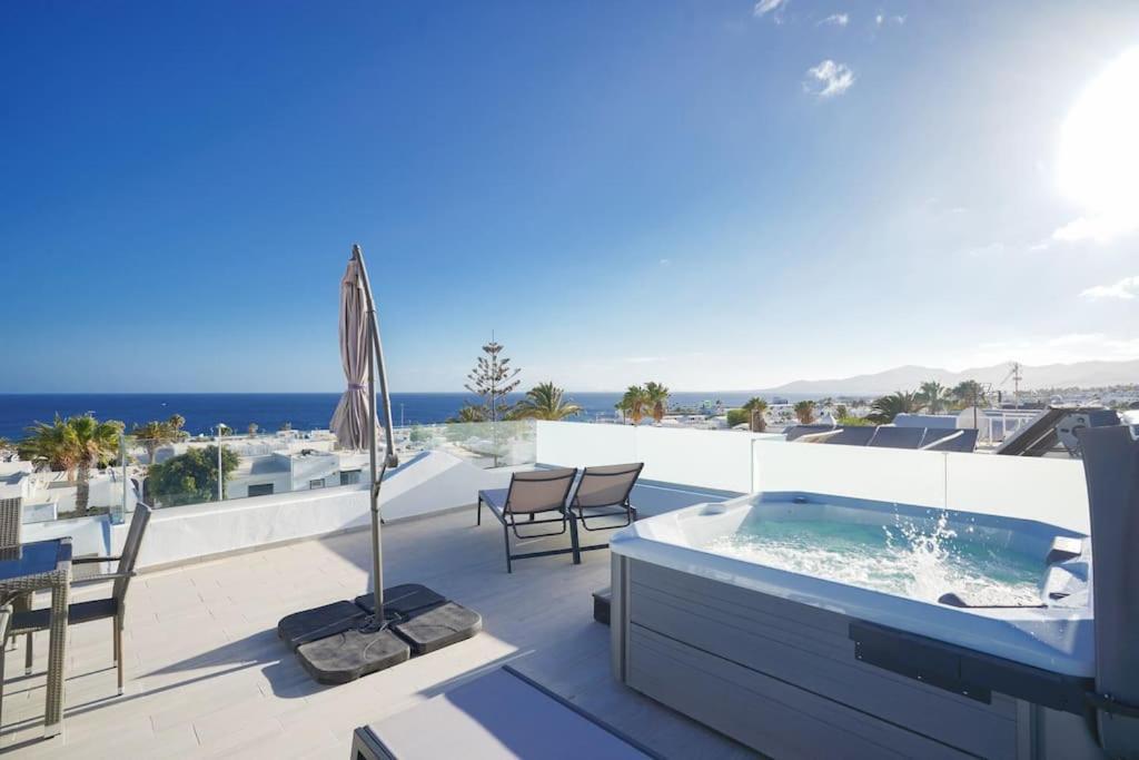 Rooftop Sea View With Jacuzzi And A/c Apartment Puerto del Carmen (Lanzarote)